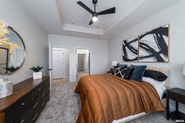 361 E Donahue Street, Eldridge, IA 52748