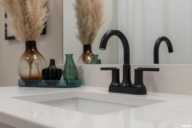 361 E Donahue Street, Eldridge, IA 52748