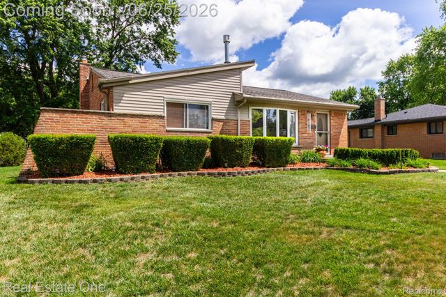 220 Winry Drive, Rochester Hills, MI 48307