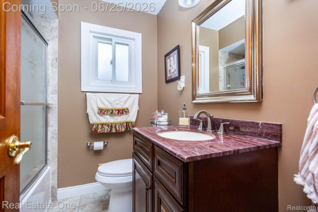 220 Winry Drive, Rochester Hills, MI 48307