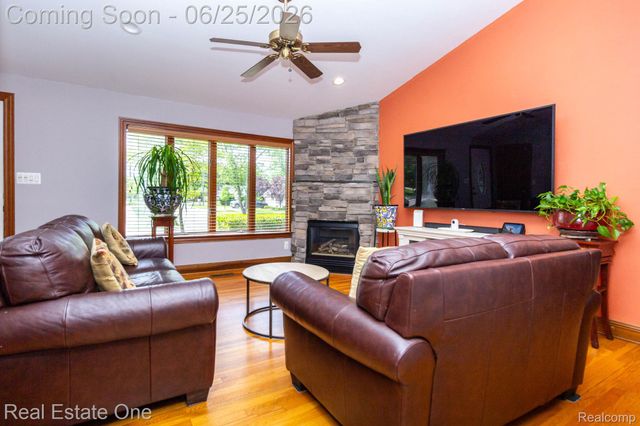 220 Winry Drive, Rochester Hills, MI 48307