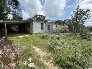 148 Legion Dr, Lakehills, TX 78063