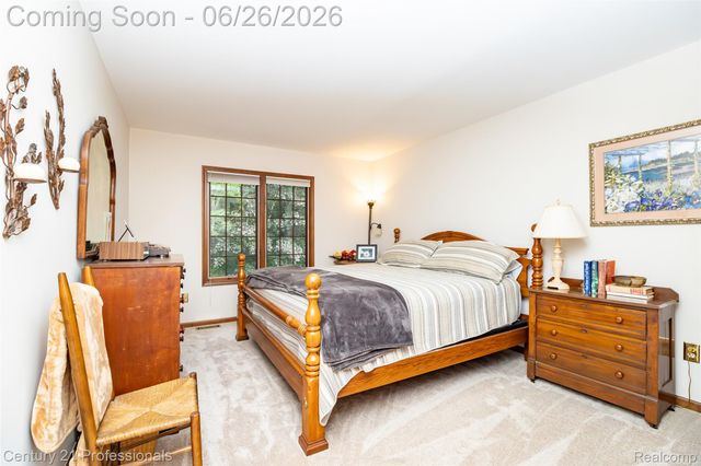 9200 Fox Hollow Road, Independence Charter Township, MI 48348