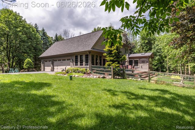 9200 Fox Hollow Road, Independence Charter Township, MI 48348