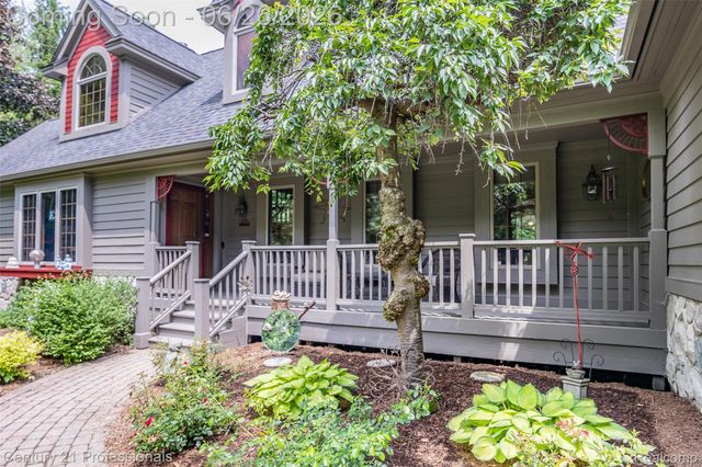 9200 Fox Hollow Road, Independence Charter Township, MI 48348