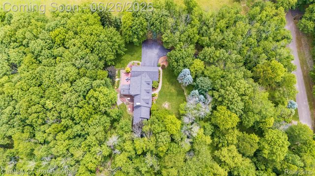 9200 Fox Hollow Road, Independence Charter Township, MI 48348
