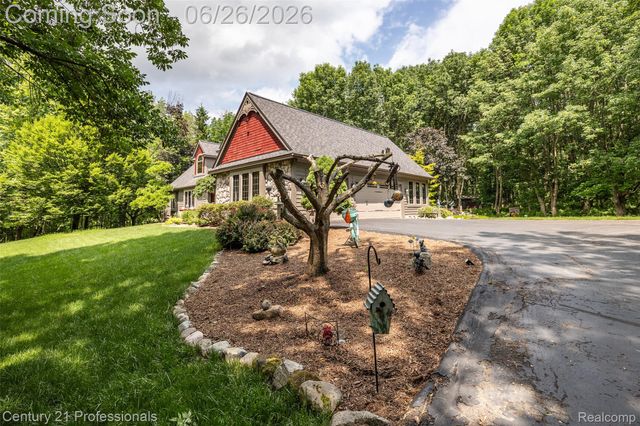 9200 Fox Hollow Road, Independence Charter Township, MI 48348