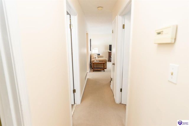 1526 Sanders Lane, Louisville, KY 40216