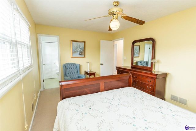 1526 Sanders Lane, Louisville, KY 40216