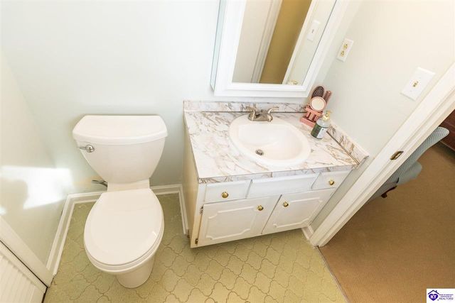 1526 Sanders Lane, Louisville, KY 40216