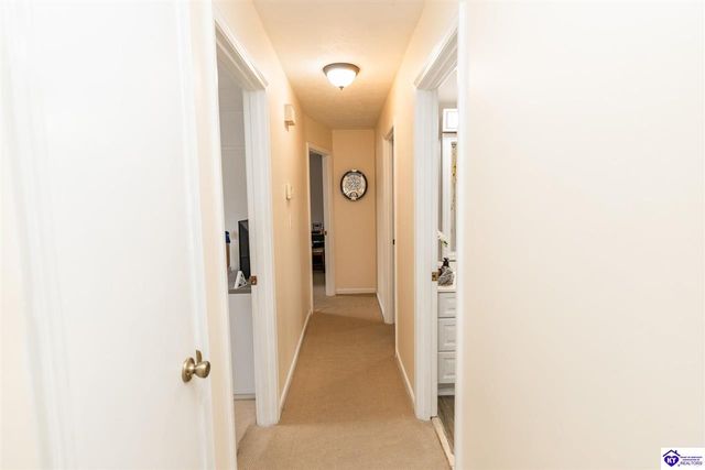 1526 Sanders Lane, Louisville, KY 40216