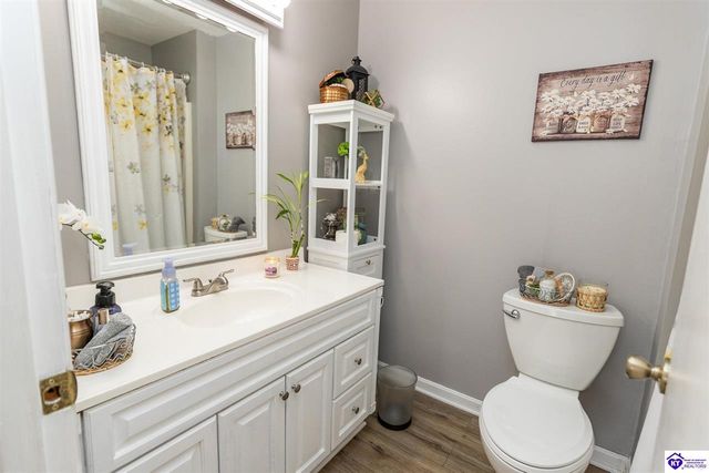 1526 Sanders Lane, Louisville, KY 40216