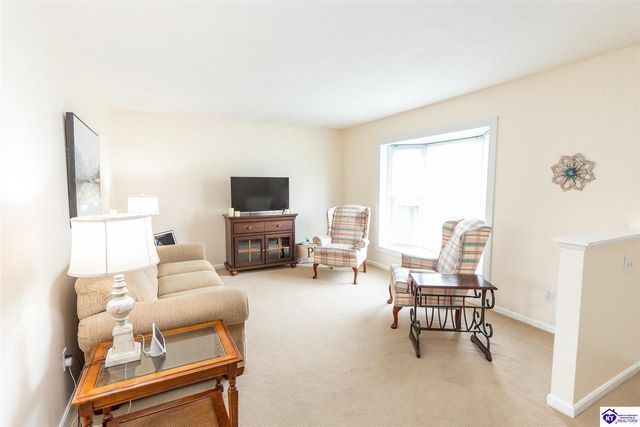 1526 Sanders Lane, Louisville, KY 40216