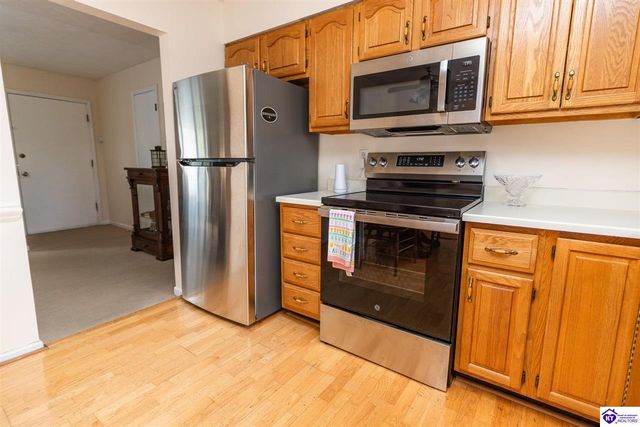 1526 Sanders Lane, Louisville, KY 40216
