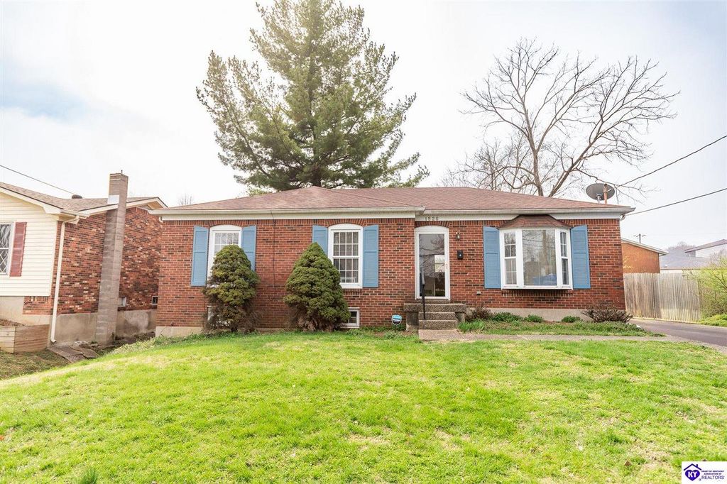 1526 Sanders Lane, Louisville, KY 40216