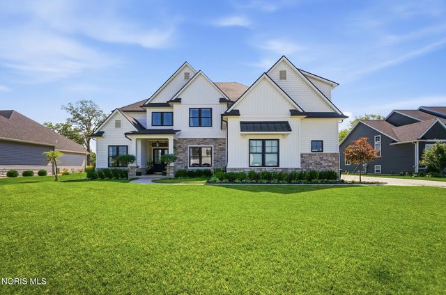 112 Grey Bridge Court, Perrysburg, OH 43551