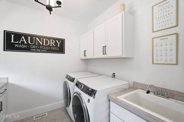 112 Grey Bridge Court, Perrysburg, OH 43551