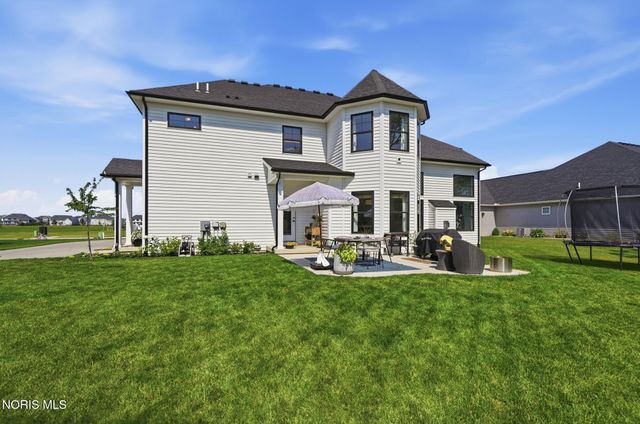 112 Grey Bridge Court, Perrysburg, OH 43551