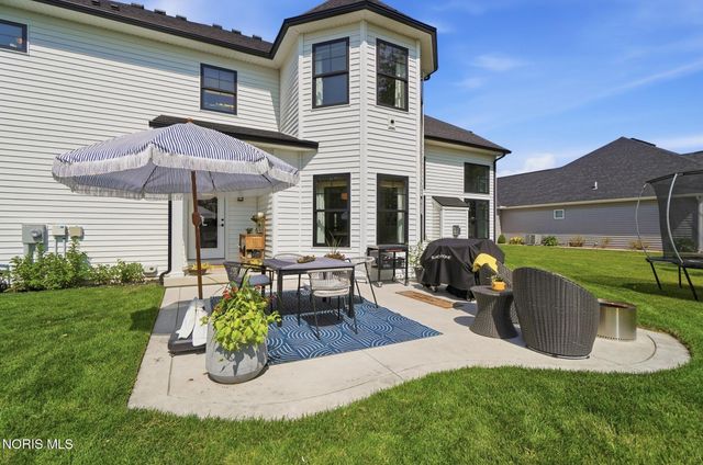 112 Grey Bridge Court, Perrysburg, OH 43551