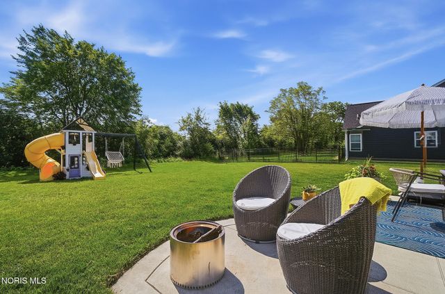 112 Grey Bridge Court, Perrysburg, OH 43551