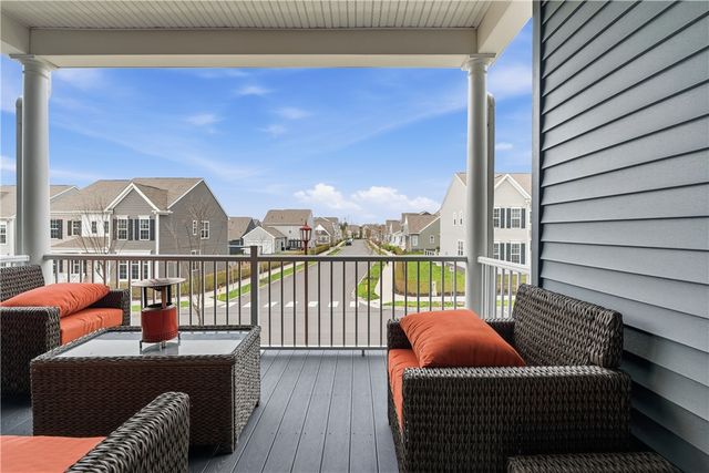 318 Harlequin St, Cranberry Twp, PA 16066