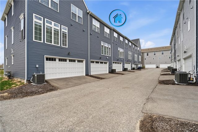 318 Harlequin St, Cranberry Twp, PA 16066