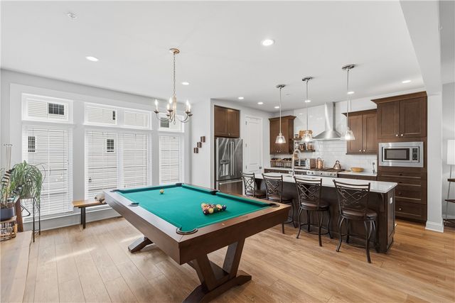 318 Harlequin St, Cranberry Twp, PA 16066