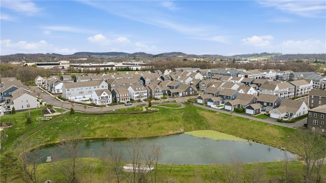 318 Harlequin St, Cranberry Twp, PA 16066