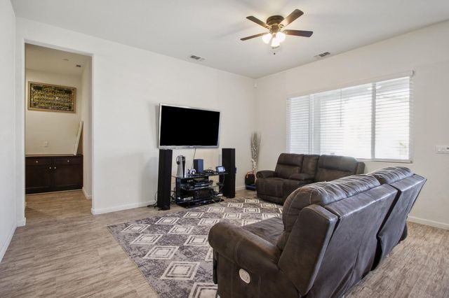 10361 Dynamic Way, Elk Grove, CA 95757