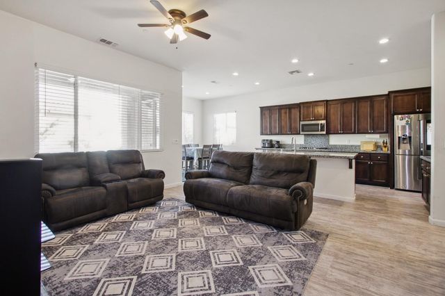 10361 Dynamic Way, Elk Grove, CA 95757