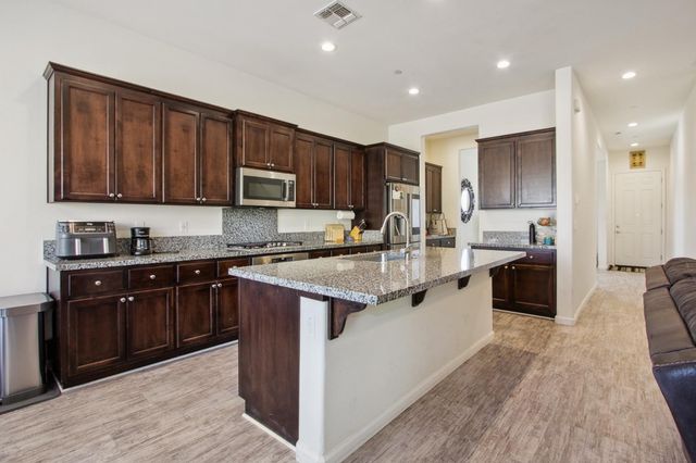 10361 Dynamic Way, Elk Grove, CA 95757