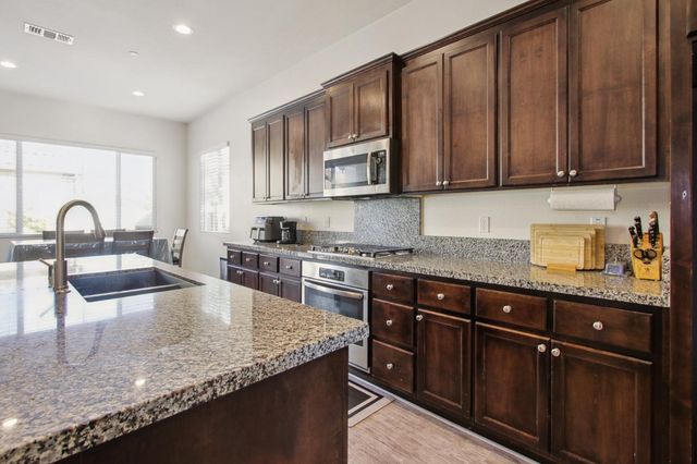 10361 Dynamic Way, Elk Grove, CA 95757