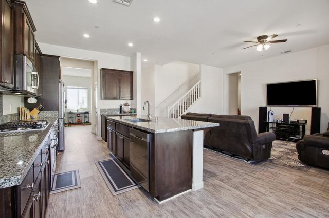 10361 Dynamic Way, Elk Grove, CA 95757