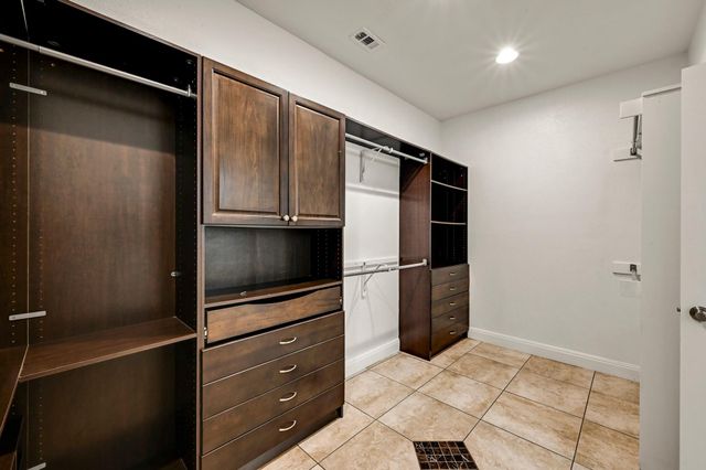9402 Springwood DR, Austin, TX 78750