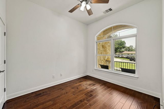 9402 Springwood DR, Austin, TX 78750