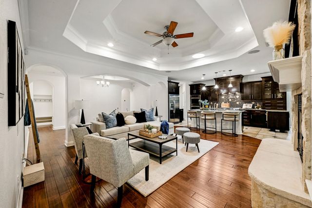 9402 Springwood DR, Austin, TX 78750