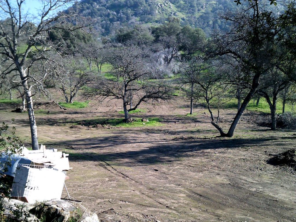 Image 14 of property listing at 38949 Roundtree Lane, Yokuts Valley, CA 93675