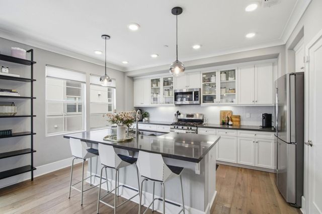 1069 Bigleaf Place 202, San Jose, CA 95131
