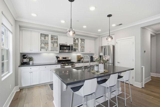 1069 Bigleaf Place 202, San Jose, CA 95131