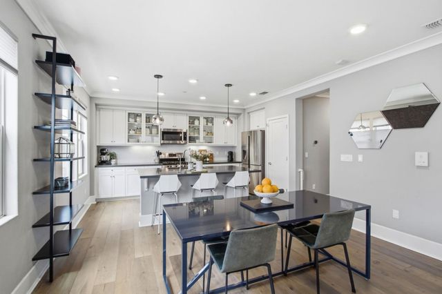 1069 Bigleaf Place 202, San Jose, CA 95131