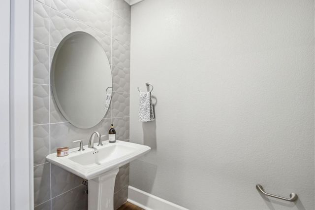 1069 Bigleaf Place 202, San Jose, CA 95131