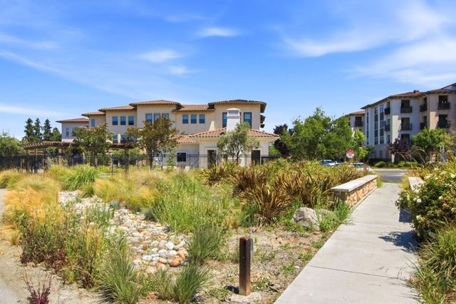 1069 Bigleaf Place 202, San Jose, CA 95131