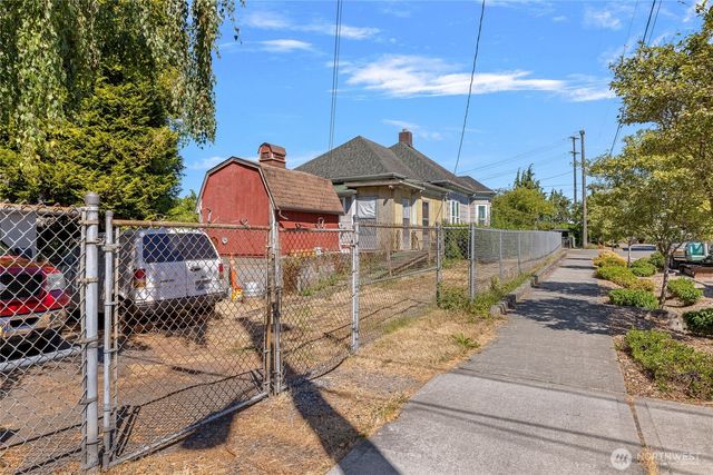 1445 S Cloverdale Street, Seattle, WA 98108