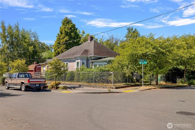 1445 S Cloverdale Street, Seattle, WA 98108