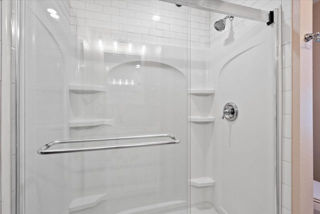 1050-1052 Arrowhead ROAD, Grafton, WI 53024