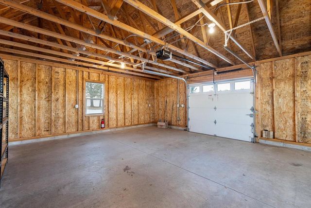 1050-1052 Arrowhead ROAD, Grafton, WI 53024