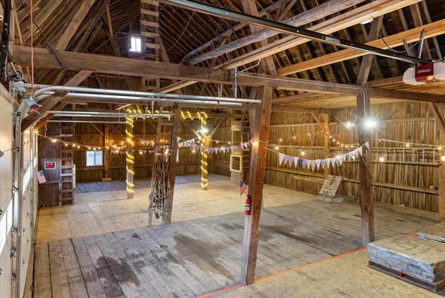 1050-1052 Arrowhead ROAD, Grafton, WI 53024