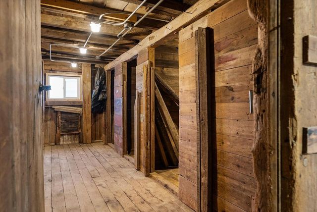 1050-1052 Arrowhead ROAD, Grafton, WI 53024