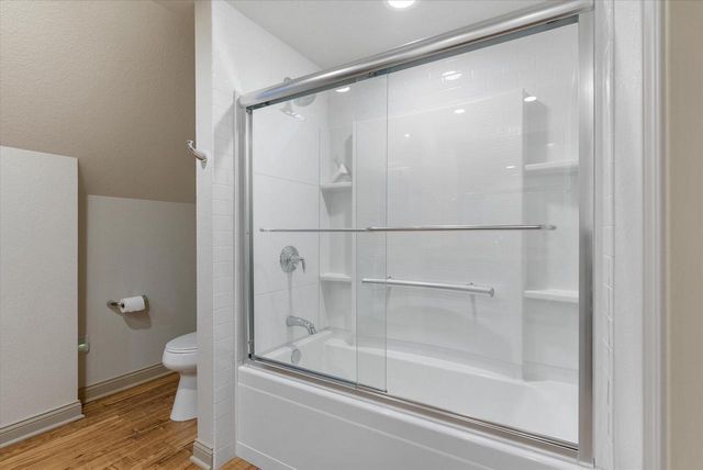 1050-1052 Arrowhead ROAD, Grafton, WI 53024