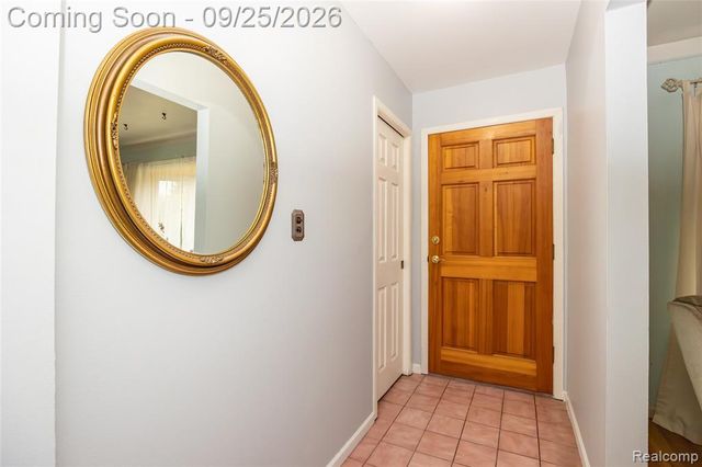 27621 Thomas Avenue, Warren, MI 48092